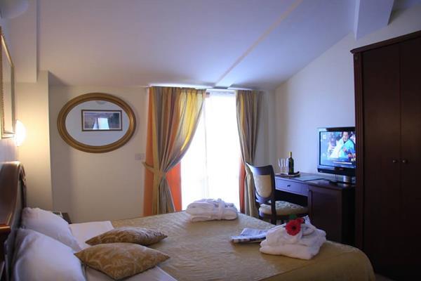 Hotel Grand Italia 4*